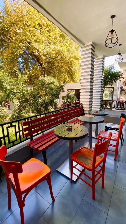 Hotel Antigone Tirana Exterior foto